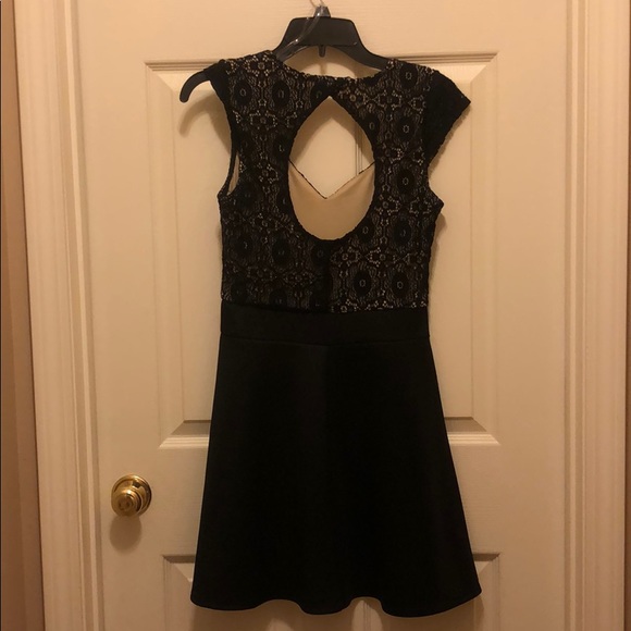 Black and cream Trixxi dress - Picture 2 of 3